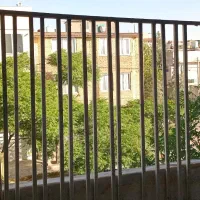 یکعدد درب و یک عدد پنجره ودو عدد  نرده آهنی سنگین|مصالح و تجهیزات ساختمان|مشهد, شاهد (شهرک غرب)|دیوار