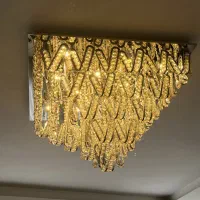 لوستر سقفی بسیار شیک