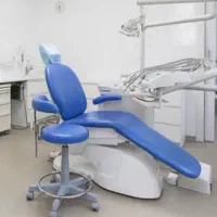 دستیار و منشی دندانپزشک خانم