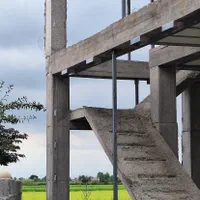 مجری و تولید کننده والپست