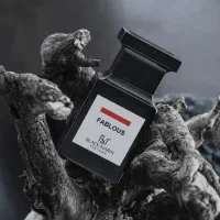نیروی دختر جوان جهت کار در عطر و ادکلن فروشی