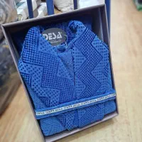 حوله تن پوش یک رویه مخمل