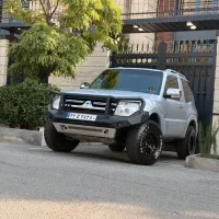 میتسوبیشی پاجیرو ۲۰۰۷ دف لاک دار