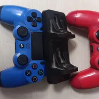 دوتا دسته ps4 با پایه شارژر
