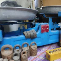 ترازوسنگی به همراه سنگاش