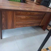 دوعدد میز ریاست بزرگ فایل دار و متوسط هردو مارکدار