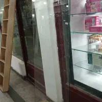 ویترین زرد ۳ متری و در سکوریت ۹۰ در ۲ متر حراج|بوفه، ویترین، کنسول|چابهار, |دیوار