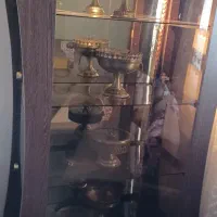 بوفه (ویترین)هالوژن دار،درب از بغل،پشت آینه