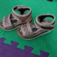 صندل دخترانه سایز۲۱ مناسب دوتا چهارسال|کفش و لباس بچه|دورود, |دیوار