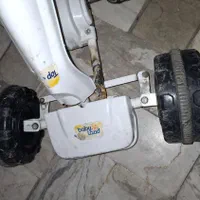 ماشین چهارچرخ پدالی