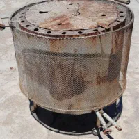 تنور و یک میز تلوزیون