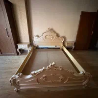 تخت خواب و پاتختی