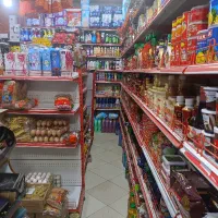 نیروی کار آقا سوپر مارکت