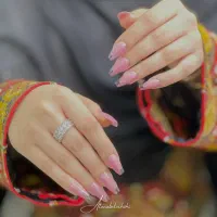 ارائه خدمات کاشت ناخن تخفیف اخر هفته