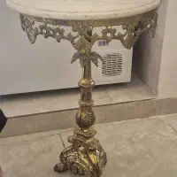 میز برنز پایه دار