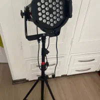 رقص نور  با پرتاب نور بالا