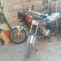 دو عدد موتور سیکلت