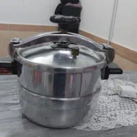 زود پز قابلمه ای در حد نو