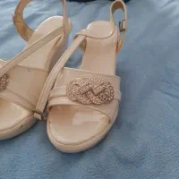 کیف وکفش بفروش میرسد