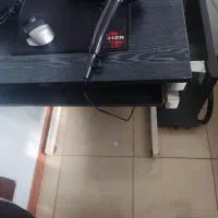 میز کامپیوتر کاملا سالم و مرتب بدنه پروفیل ضخیم