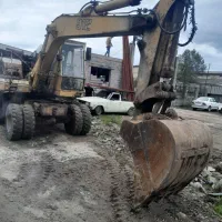 بیل مکانیکی لاستیکی لیپهر ۹۱۲