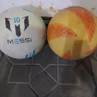 توپ والیبال و فوتبال