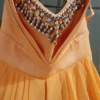 چند دست لباس مجلسی درحدنو