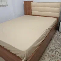 تخت دو نفره