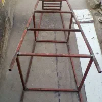 چهارپایه آهنی نوساز