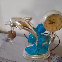 یکعدد ساعت رومیزی