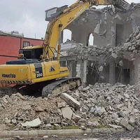 تخریب ساختمان های کلنگی همراه با خاکبرداری