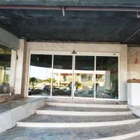 فروش و نصب و تعمیرات انواع درب اتوماتیک شیشه ای|خدمات پیشه و مهارت|رشت, گلزاران|دیوار