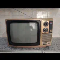 تلویزیون رنگی قدیمی آنتیک