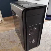 کیس گیمینگ و مانیتور