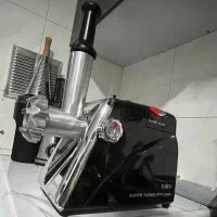 چرخگوشت کاملا نو یکبار هم استفاده نشده