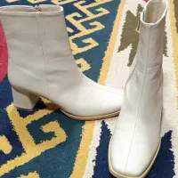 کفش|کیف، کفش، کمربند|شهرکرد, |دیوار