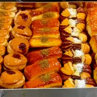 پخش عمده کیک و شیرینی بیرون بر قنادیها