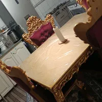 میز غذاخوری در حد نو