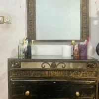 میر توالت سه‌کشو‌به‌همراه آینه