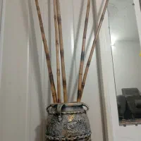 گلدان پتینه و چوب بامبو