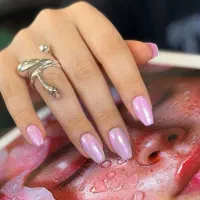 خدمات کاشت و ترمیم ناخن