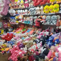 ب چند نیرو و فروشنده آقا جهت اسباب بازی