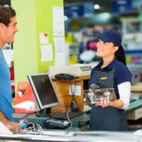 فروشنده و کنترل کننده اقلام