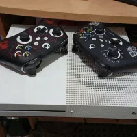 Xbox One S 1TB دو دسته فول گیم تمیز|کنسول، بازی ویدئویی و آنلاین|شیراز, محراب|دیوار