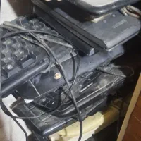 تعدادی وسایل به فروش میرسد