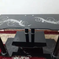 زیرتلویزیونی شیشه ای