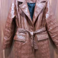 کت چرم|لباس|رشت, توشیبا|دیوار