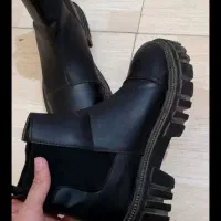 نیم بوت مشکی سایز ۳۹