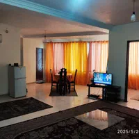 ساختمان ۳ طبقه مجزامبله