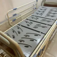 تخت بیمارستانی